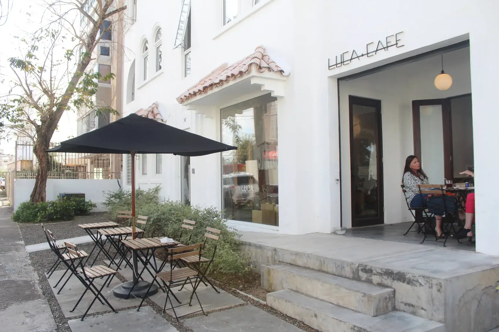 Café Regina and Hilda at 58 Calle Taft, across from 59 Taft